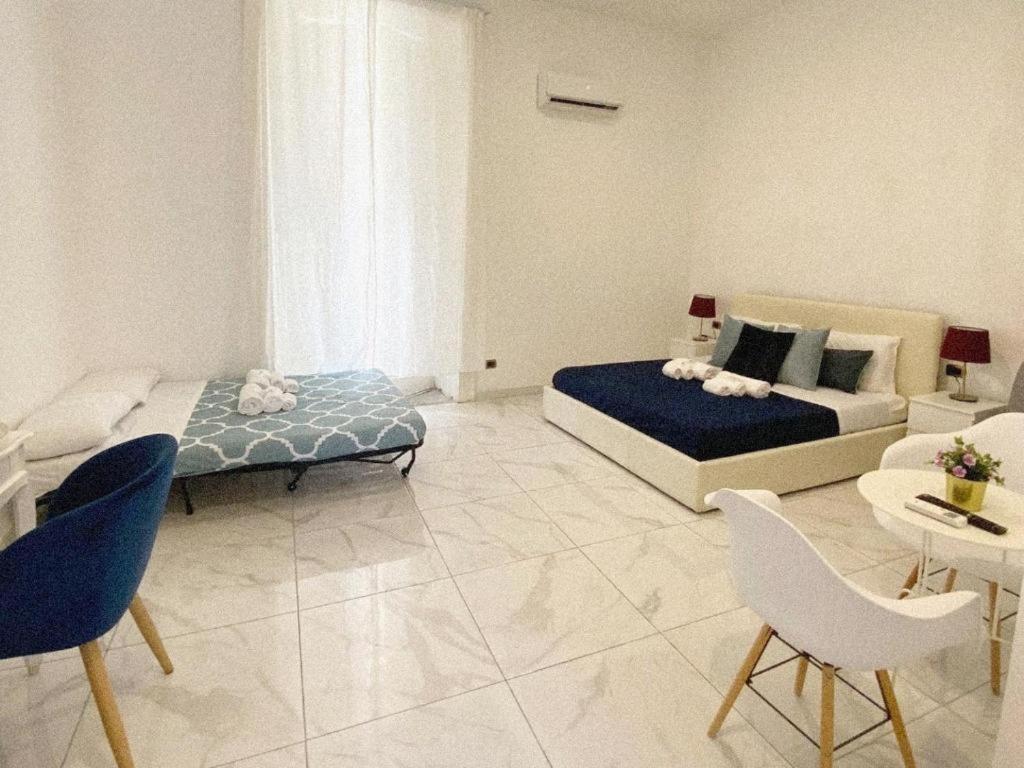 Bed and Breakfast Domus Luigi Leone 2 Nápoles Exterior foto