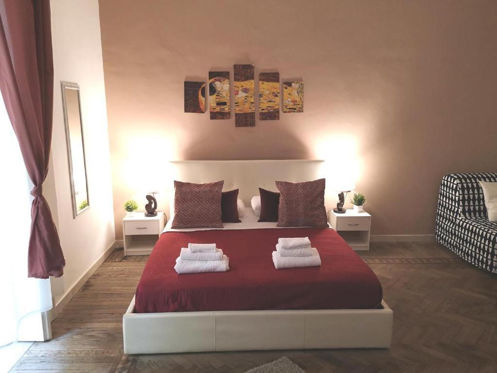 Bed and Breakfast Domus Luigi Leone 2 Nápoles Exterior foto