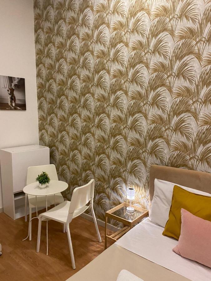 Bed and Breakfast Domus Luigi Leone 2 Nápoles Exterior foto